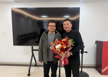 锡山区鹅湖镇副镇长钱玮一行莅临我司开展新春走访活动