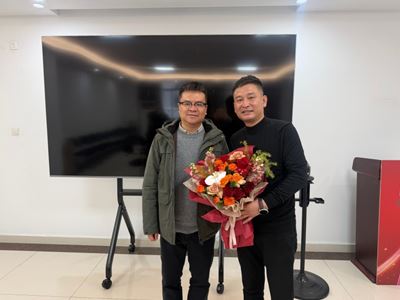 锡山区鹅湖镇副镇长钱玮一行莅临我司开展新春走访活动